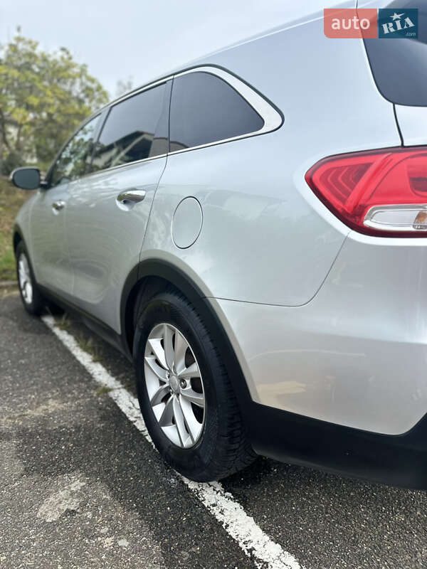Позашляховик / Кросовер Kia Sorento 2016 в Херсоні