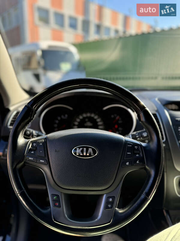 Позашляховик / Кросовер Kia Sorento 2012 в Одесі