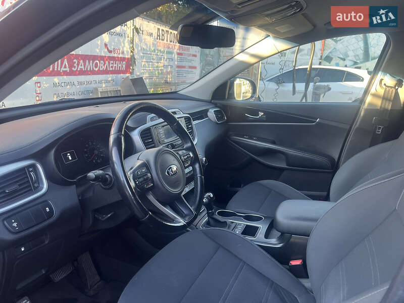 Позашляховик / Кросовер Kia Sorento 2015 в Сваляві фото 12 Позашляховик / Кросовер Kia Sorento 2015 в Сваляві