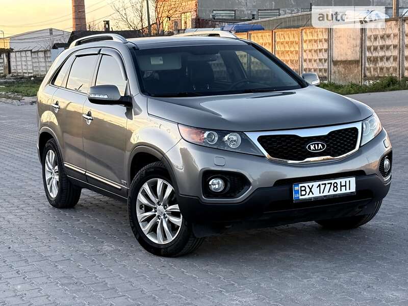 Позашляховик / Кросовер Kia Sorento 2011 в Хмельницькому