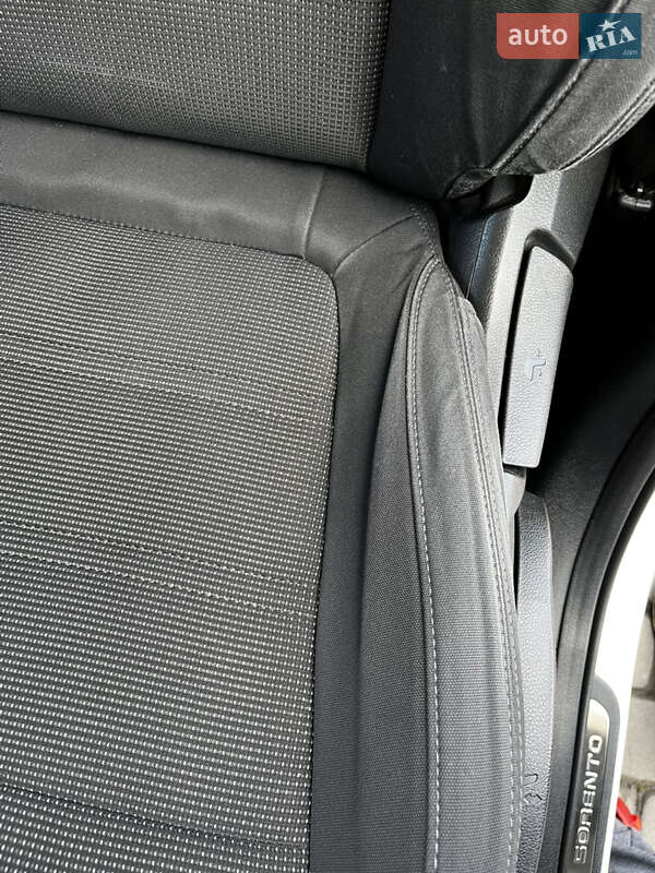 Позашляховик / Кросовер Kia Sorento 2016 в Вараші
