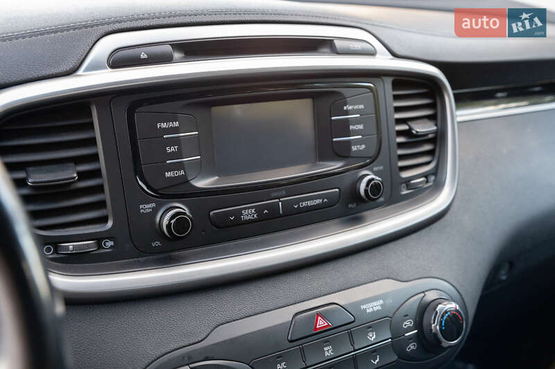 Позашляховик / Кросовер Kia Sorento 2015 в Львові