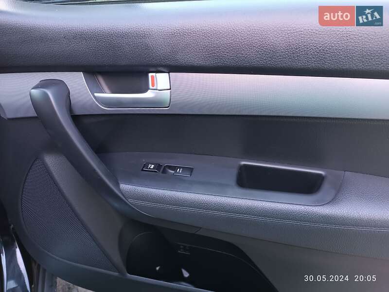 Позашляховик / Кросовер Kia Sorento 2014 в Полонному