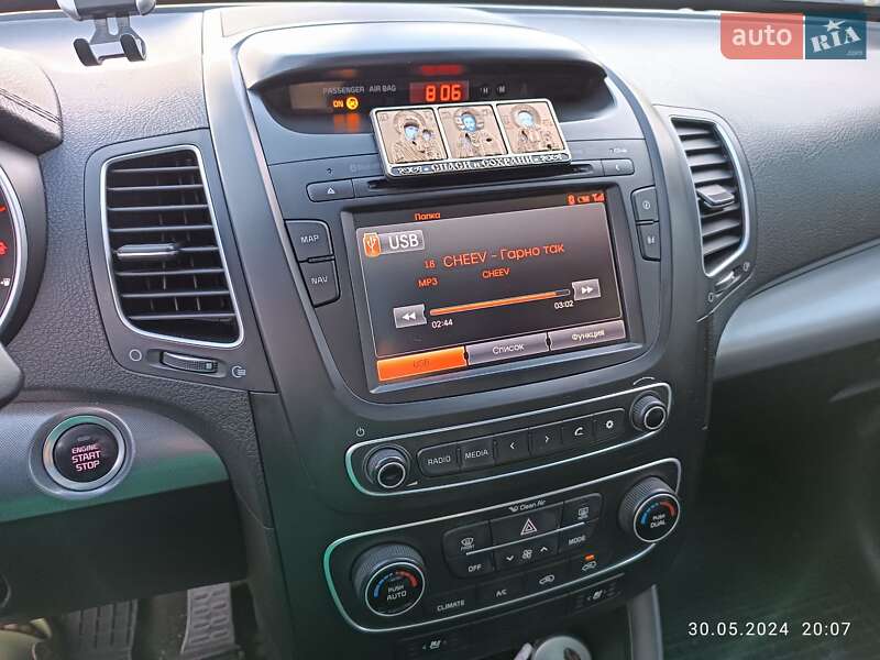 Позашляховик / Кросовер Kia Sorento 2014 в Полонному