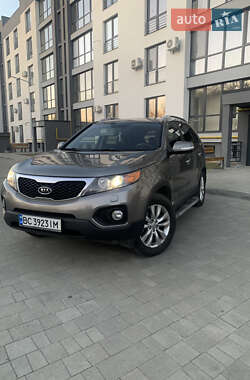 Позашляховик / Кросовер Kia Sorento 2012 в Новояворівську