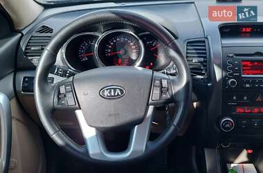 Позашляховик / Кросовер Kia Sorento 2010 в Чернівцях