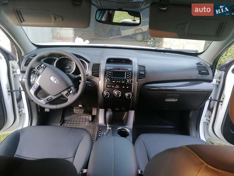 Внедорожник / Кроссовер Kia Sorento 2011 в Сторожинце