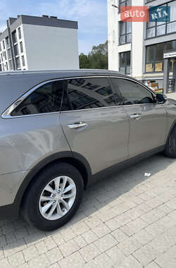 Внедорожник / Кроссовер Kia Sorento 2016 в 