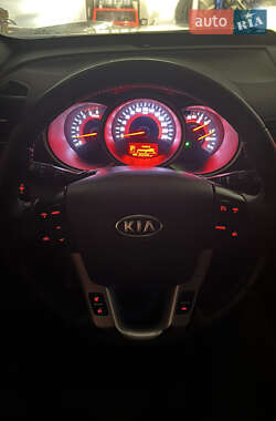 Внедорожник / Кроссовер Kia Sorento 2011 в Черновцах