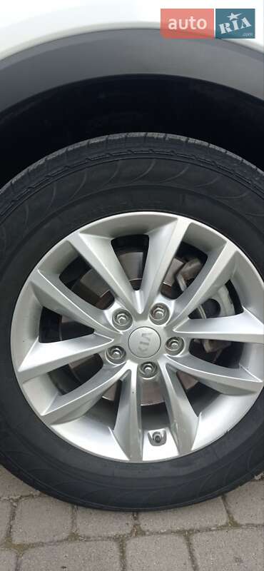 Позашляховик / Кросовер Kia Sorento 2016 в Гусятині