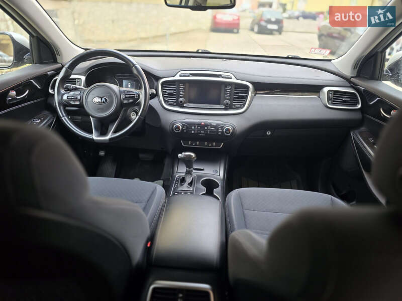 Позашляховик / Кросовер Kia Sorento 2017 в Івано-Франківську
