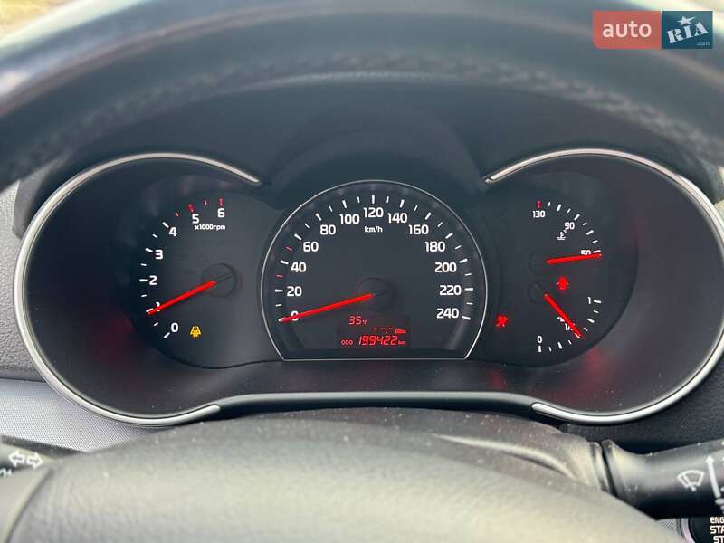 Внедорожник / Кроссовер Kia Sorento 2013 в Ромнах