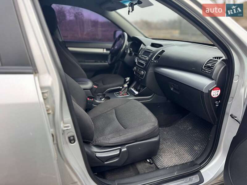 Внедорожник / Кроссовер Kia Sorento 2013 в Ромнах