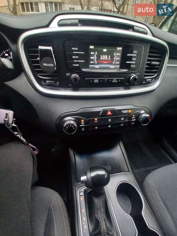 Позашляховик / Кросовер Kia Sorento 2015 в Києві