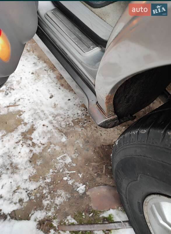 Позашляховик / Кросовер Kia Sorento 2003 в Чернівцях