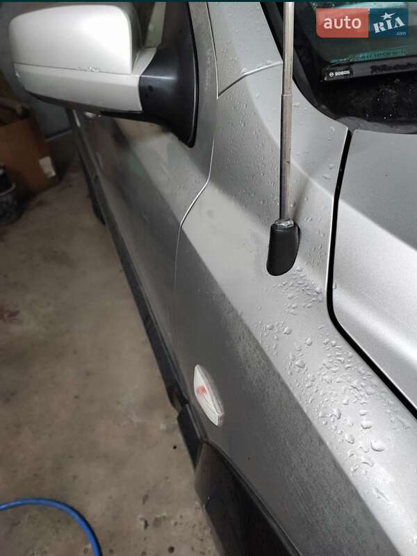 Позашляховик / Кросовер Kia Sorento 2003 в Чернівцях