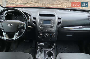 Позашляховик / Кросовер Kia Sorento 2014 в 
