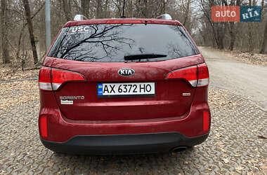 Позашляховик / Кросовер Kia Sorento 2014 в 