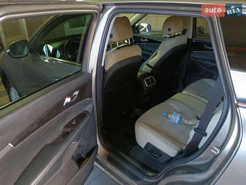 Внедорожник / Кроссовер Kia Sorento 2016 в Черняхове