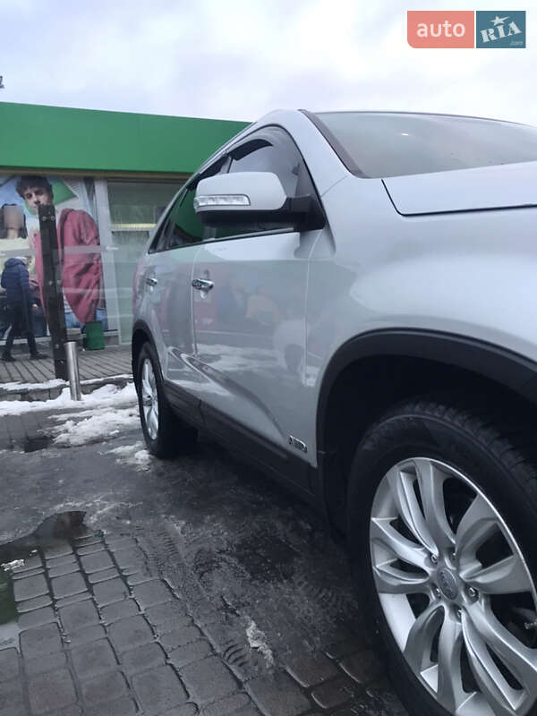 Внедорожник / Кроссовер Kia Sorento 2012 в Киеве