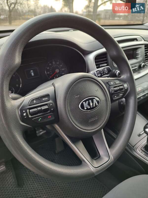 Внедорожник / Кроссовер Kia Sorento 2016 в Емильчине фото 21 Внедорожник / Кроссовер Kia Sorento 2016 в Емильчине