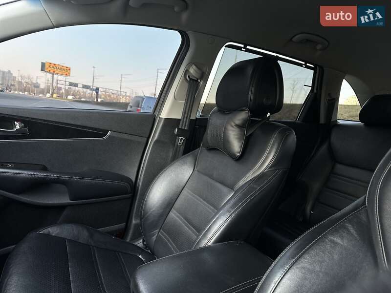 Позашляховик / Кросовер Kia Sorento 2015 в Києві