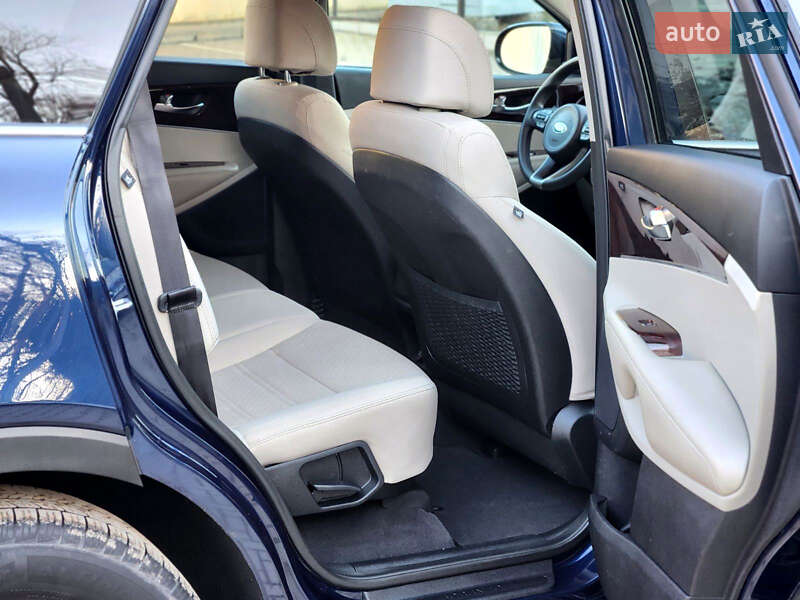 Внедорожник / Кроссовер Kia Sorento 2016 в Черновцах