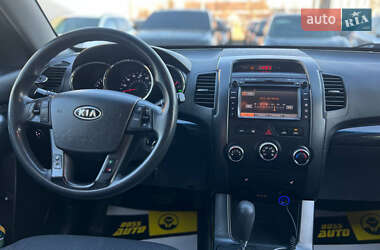 Позашляховик / Кросовер Kia Sorento 2011 в Івано-Франківську