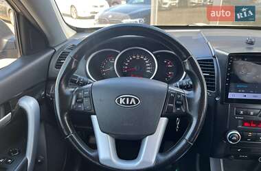Внедорожник / Кроссовер Kia Sorento 2011 в 