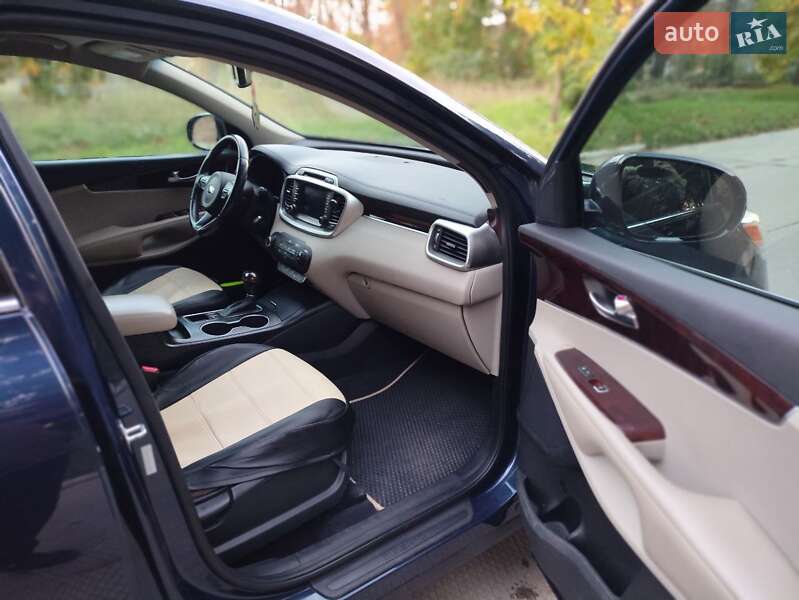 Позашляховик / Кросовер Kia Sorento 2016 в Рівному
