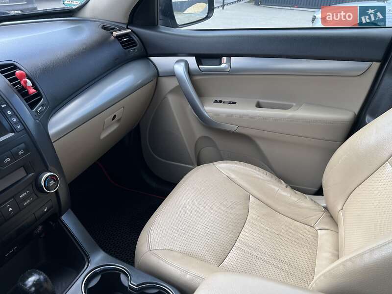Внедорожник / Кроссовер Kia Sorento 2011 в Белогорье