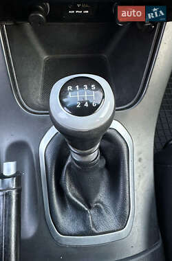 Позашляховик / Кросовер Kia Sorento 2012 в 