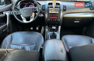 Позашляховик / Кросовер Kia Sorento 2012 в 