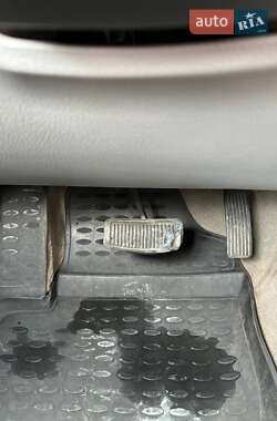 Внедорожник / Кроссовер Kia Sorento 2004 в 