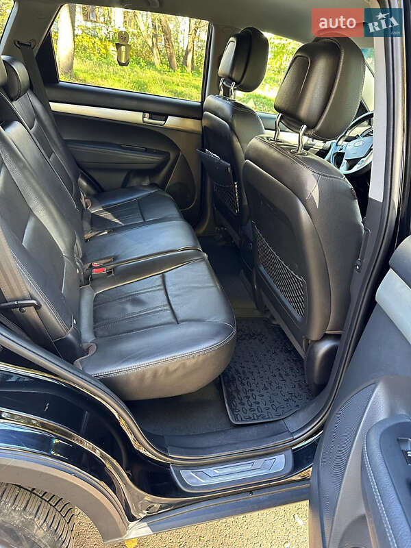 Позашляховик / Кросовер Kia Sorento 2012 в Чернівцях