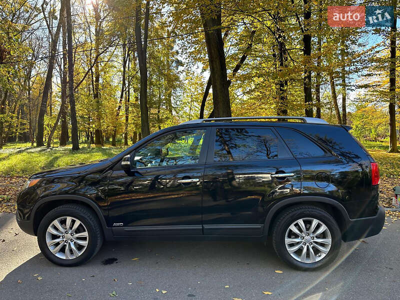 Позашляховик / Кросовер Kia Sorento 2012 в Чернівцях