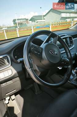 Внедорожник / Кроссовер Kia Sorento 2016 в 