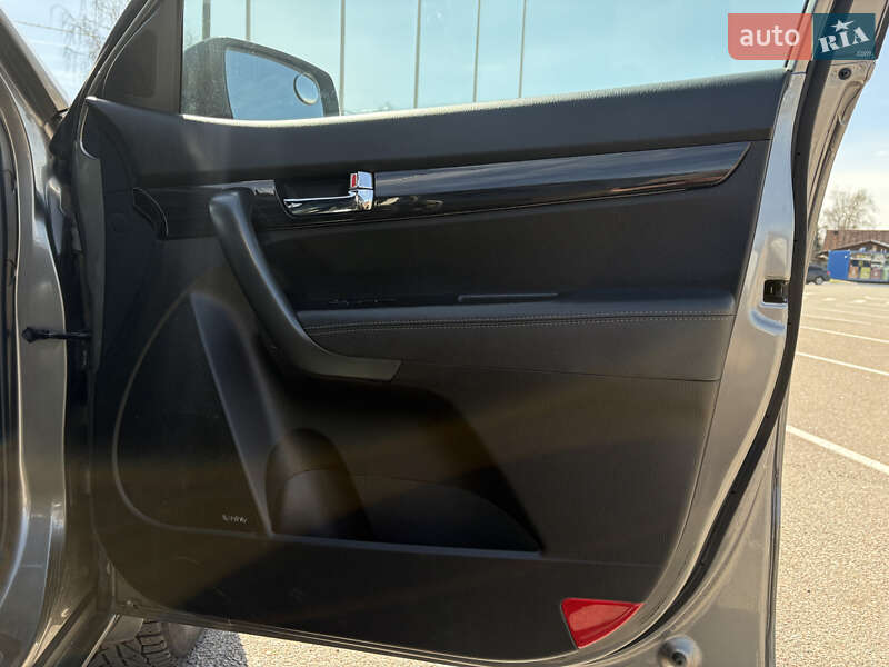 Позашляховик / Кросовер Kia Sorento 2012 в Житомирі