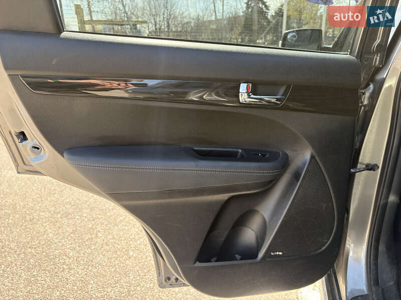 Позашляховик / Кросовер Kia Sorento 2012 в Житомирі