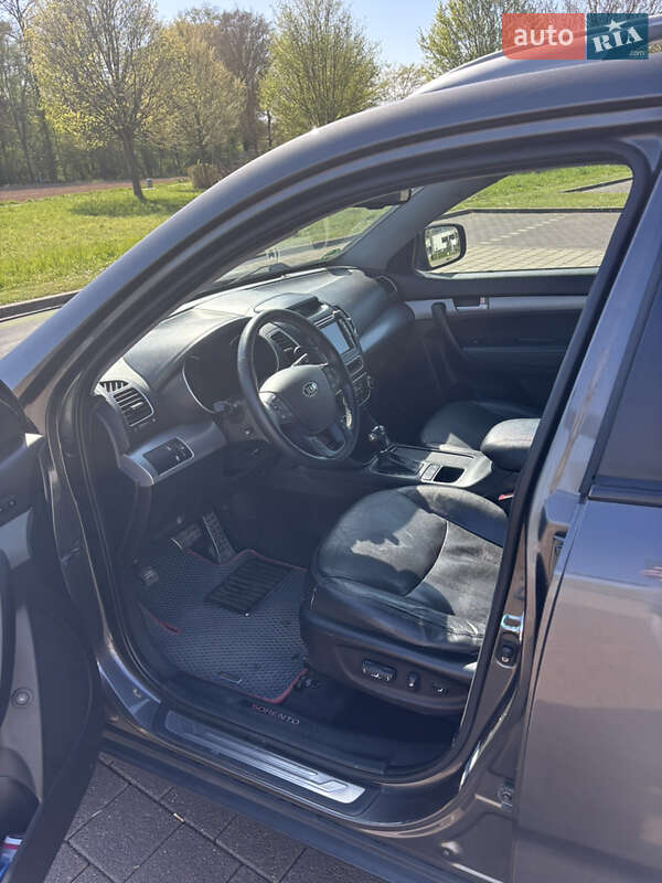 Позашляховик / Кросовер Kia Sorento 2014 в Івано-Франківську