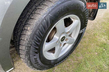 Позашляховик / Кросовер Kia Sorento 2005 в 