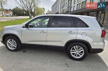 Позашляховик / Кросовер Kia Sorento 2013 в 
