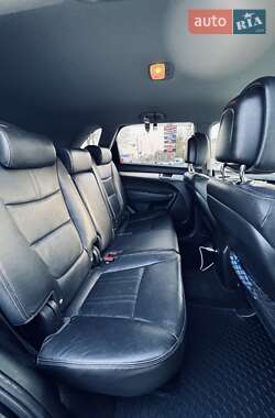 Внедорожник / Кроссовер Kia Sorento 2012 в 