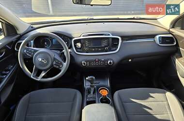 Внедорожник / Кроссовер Kia Sorento 2016 в 