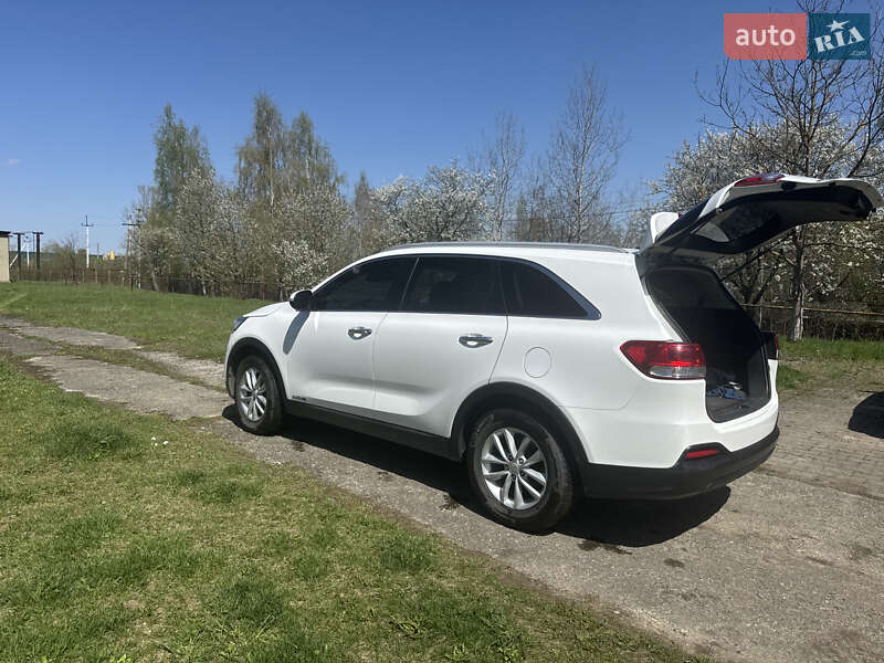 Позашляховик / Кросовер Kia Sorento 2017 в Івано-Франківську