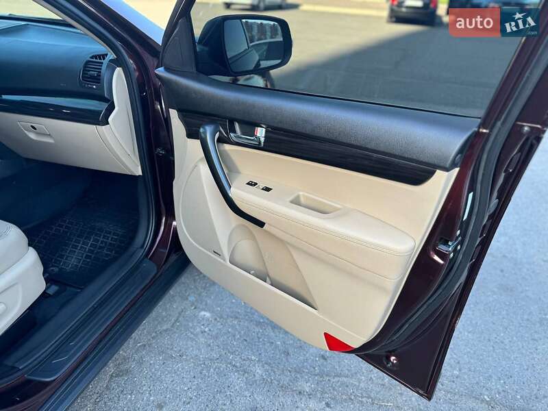 Внедорожник / Кроссовер Kia Sorento 2011 в Черкассах фото 8 Внедорожник / Кроссовер Kia Sorento 2011 в Черкассах