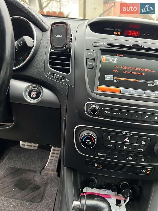 Внедорожник / Кроссовер Kia Sorento 2013 в Черновцах
