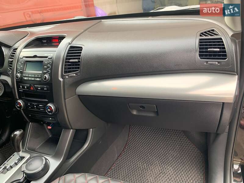Позашляховик / Кросовер Kia Sorento 2011 в Чернігові