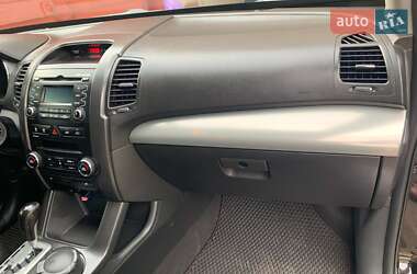 Внедорожник / Кроссовер Kia Sorento 2011 в 