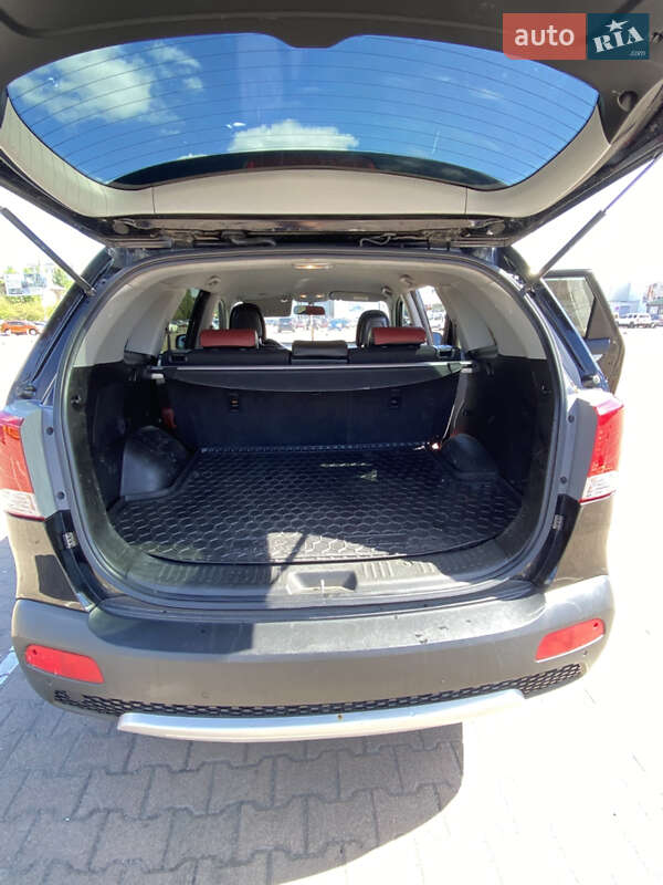 Позашляховик / Кросовер Kia Sorento 2011 в Житомирі
